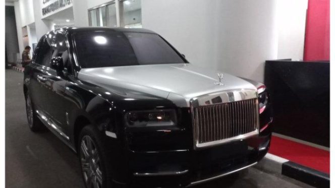 
					Poto: Rolls Royce (by web) 