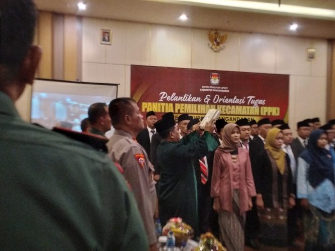 
					Sebanyak 50 PPK dilantik untuk persiapan Pilkada Pangandaran 