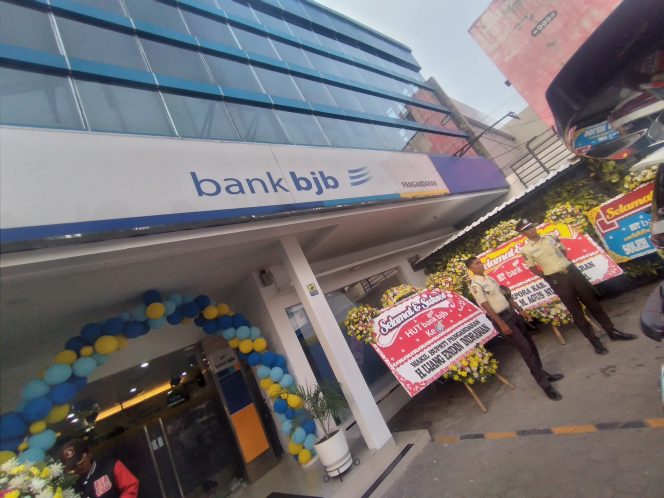 
					Kantor Bjb Pangandaran merayakan hari ulang tahun yang ke-6 