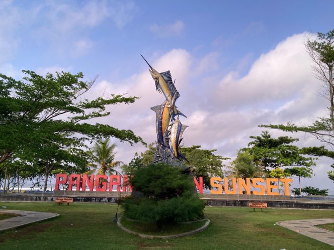 
					Poto: tampak bagian depan pangandaran sunset