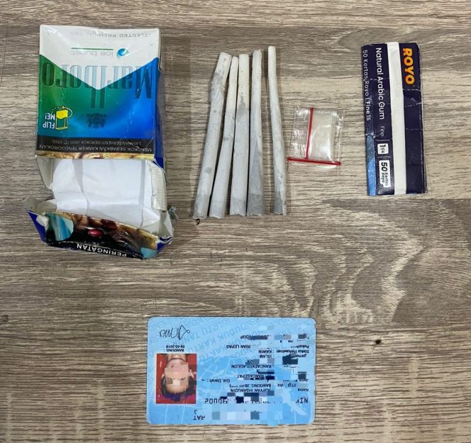 
					Barang bukti jenis sabu-sabu dan ganja berhasil diamankan satnarkoba Polres Pangandaran 