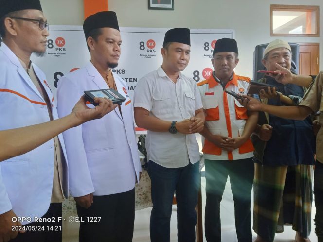 
					Dr Triadi mendaftar ke PKS menjadi bakal calon Bupati dan wakil bupati Pangandaran 