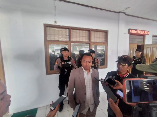 
					Ketua KPU Kabupaten Pangandaran, Muhtadin 