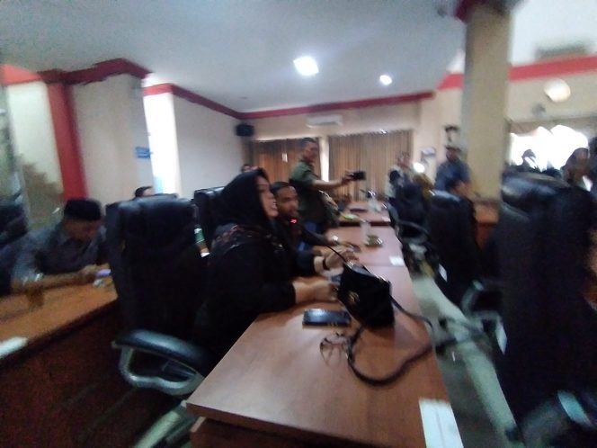 
					Fraksi PAN saat intrupsi kepada wakil ketua Pansus 3 