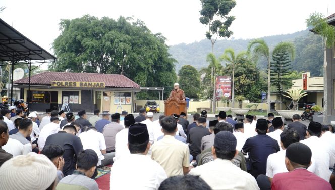 
					Shalat Idul Adha di Mapolres Banjar 