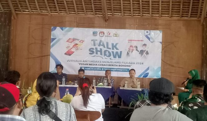 
					Puluhan wartawan berdiskusi soal hoak di Pilkada 2024 