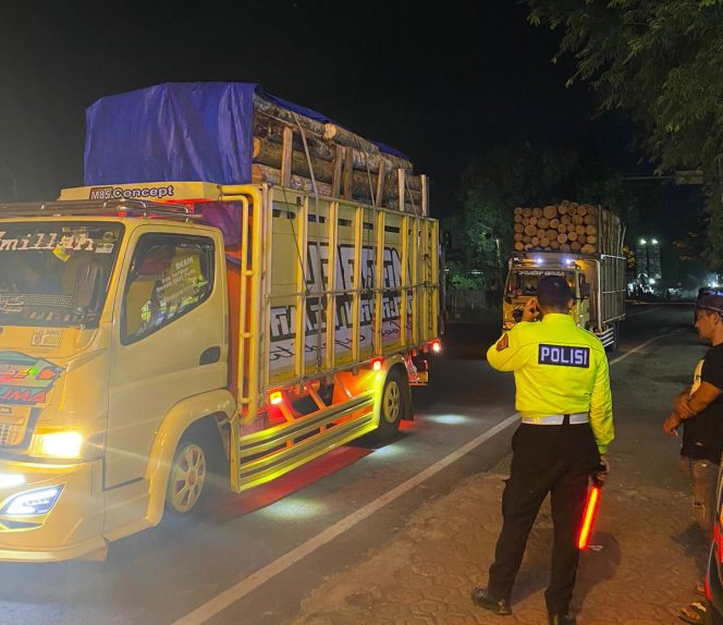 
					Penindakan Kendaraan muatan over load 