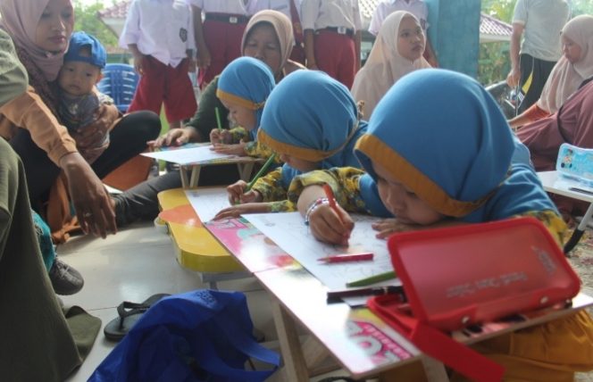 
					Peserta lomba di Hari Anak Nasional 2024 