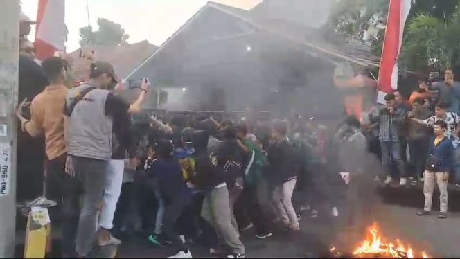 
					Kondisi Aksi masa di pangandaran kawal putusan MK 
