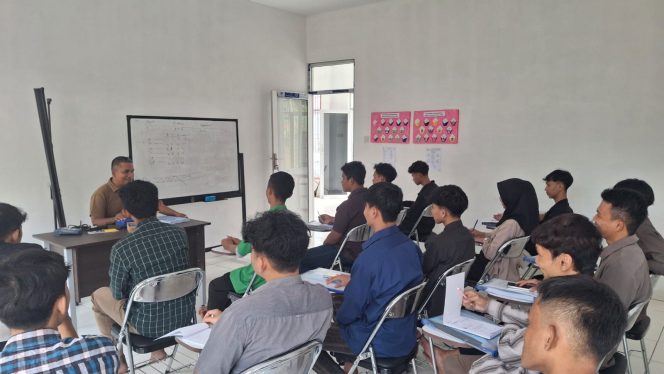 
					Para peserta didik di BLKK Yayasan Ulul Albab Pangandaran 