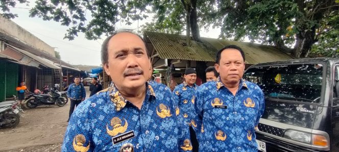 
					Bupati pangandaran Jeje Wiradinata 