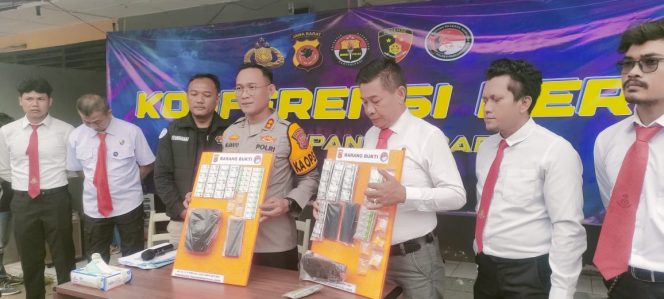 
					Polres Pangandaran Ungkap Kasus Penyalahgunaan Obat Keras Terbatas, 3 Orang Jadi Tersangka