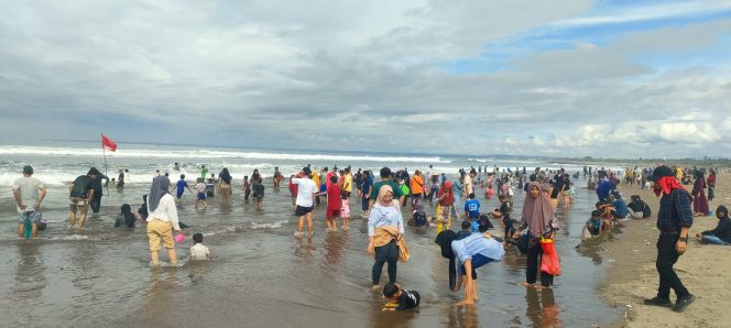 
					Kunjungan Wisata Pangandaran 337.893, Bupati Citra; Semoga Mencapai Target