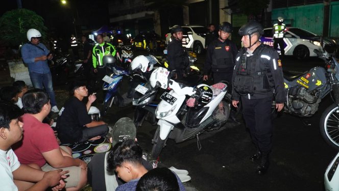 
					Kapolres Banjar Pimpin Langsung Patroli KRYD, Belasan Remaja Diamankan