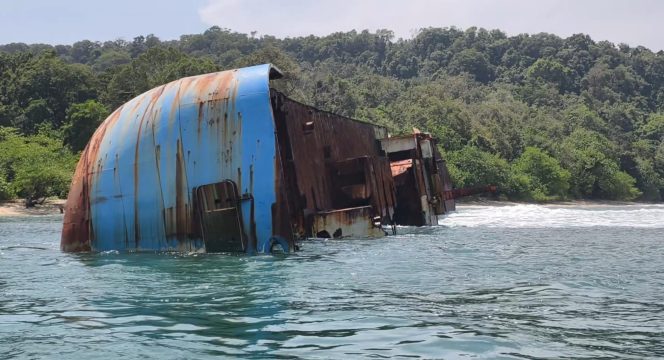 
					Wisatawan asal Tasikmalaya Meninggal Usai Loncat dari Kapal Viking di Pangandaran