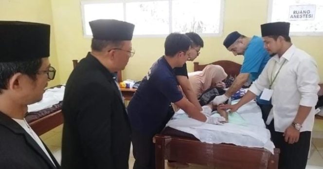 
					Ratusan Anak Ikuti Khitanan Massal Gratis di Ponpes Manba’ul Huda Padaherang Pangandaran
