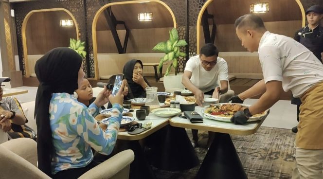 
					Papi Cafe & Resto resmi hadir di rooftop Grand Palma Pangandaran, menyediakan berbagai macam menu