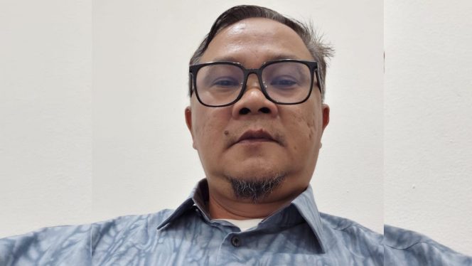 
					Dedikasi H. Yayat Bangun SPPG Sindangwangi, Tegas, Disiplin, dan Penuh Humor