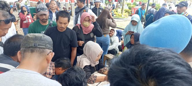 
					Ribuan Warga di Pangandaran Diduga Jadi Korban Aplikasi Investasi, Withdraw Dana Mendadak Tak Bisa Dibuka