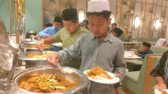 
					Momen Buka Puasa Bersama Yatim Piatu di The Allur Villas Pangandaran