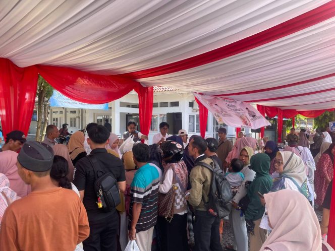 
					Gerakan Pangan Murah Polres Pangandaran, Ratusan Warga Berburu Sembako