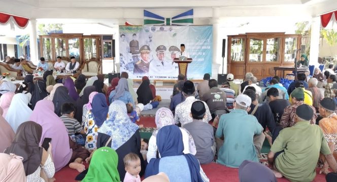 
					Pemkot Banjar Bersama Kemendes PDTT Salurkan Bansos dan 1.500 Sak Semen untuk Warga