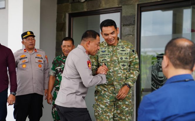 
					Kapolres dan Dandim di Pangandaran Perkuat Soliditas Sinergitas 
