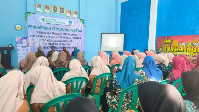 
					Cegah Stunting, Poltekkes Kemenkes Tasikmalaya Turun ke Pangandaran Kenalkan Aplikasi Pronalin Cek Kepada Kader