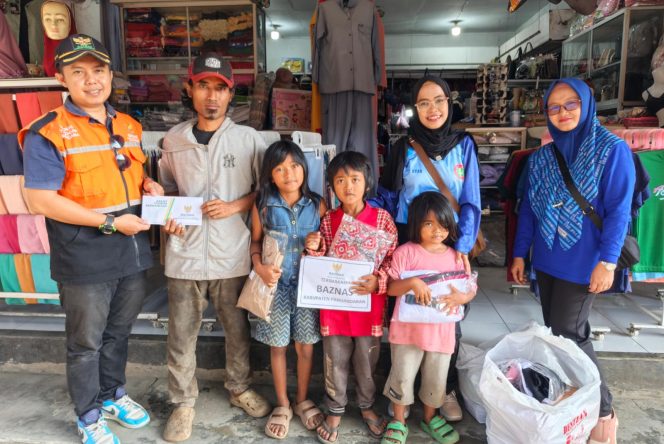 
					Akhirnya, Tiga Anak Pemulung Asal Bekasi Dapat Perhatian Disdikpora Pangandaran, PGRI, dan BAZNAS